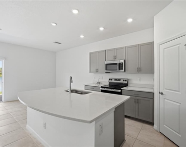 2365 Paravane Way - Photo Thumbnail 4