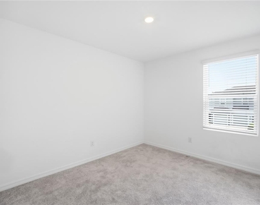 2365 Paravane Way - Photo Thumbnail 14