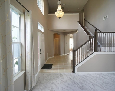 8718 Sandy Plains Drive - Photo Thumbnail 16