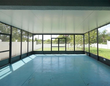 8718 Sandy Plains Drive - Photo Thumbnail 13