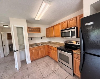 10123 N 11th Street - Photo Thumbnail 11