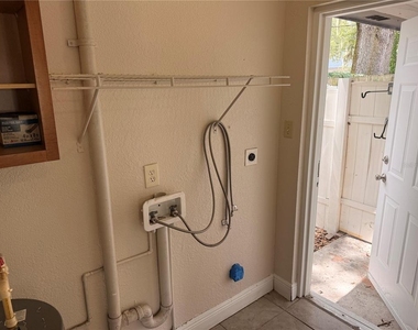 10123 N 11th Street - Photo Thumbnail 23