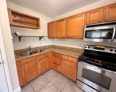 10123 N 11th Street - Photo Thumbnail 12