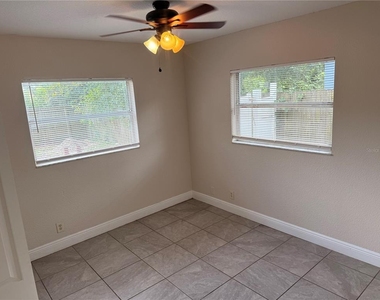 10123 N 11th Street - Photo Thumbnail 17