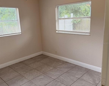 10123 N 11th Street - Photo Thumbnail 16