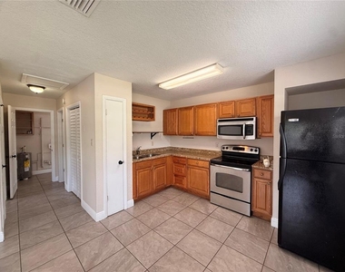 10123 N 11th Street - Photo Thumbnail 8