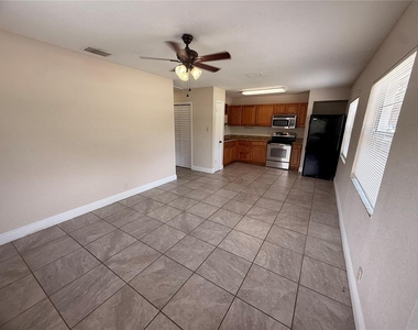 10123 N 11th Street - Photo Thumbnail 14
