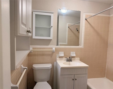 10123 N 11th Street - Photo Thumbnail 22
