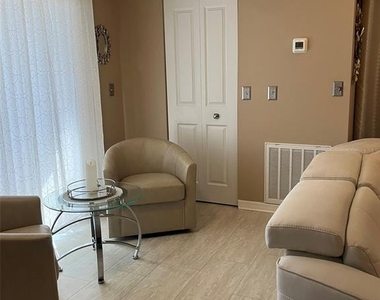 7951 58th Avenue N - Photo Thumbnail 5