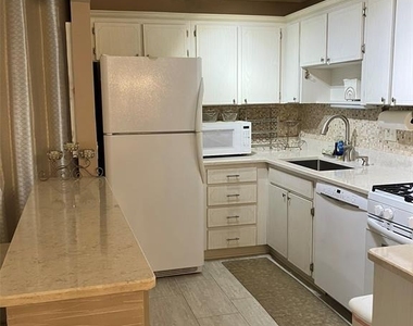 7951 58th Avenue N - Photo Thumbnail 16