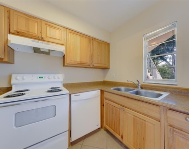 8301 Bardmoor Boulevard - Photo Thumbnail 10