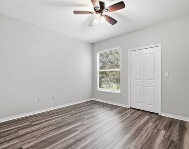 5511 Legacy Crescent Place - Photo Thumbnail 16