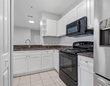 5511 Legacy Crescent Place - Photo Thumbnail 11