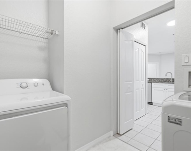 5511 Legacy Crescent Place - Photo Thumbnail 21