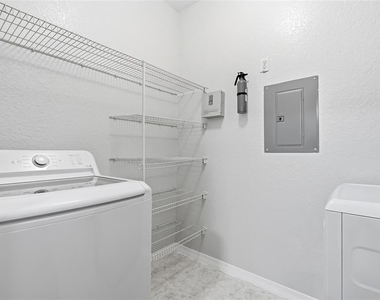 5511 Legacy Crescent Place - Photo Thumbnail 20