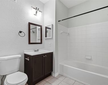 5511 Legacy Crescent Place - Photo Thumbnail 19