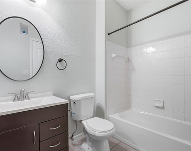 5511 Legacy Crescent Place - Photo Thumbnail 15