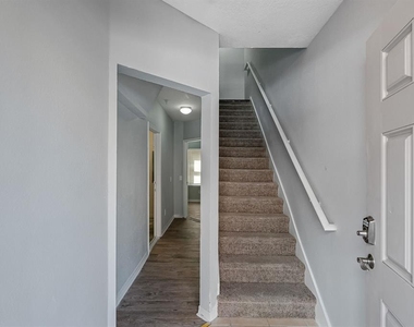 5721 Las Ventanas Drive - Photo Thumbnail 5