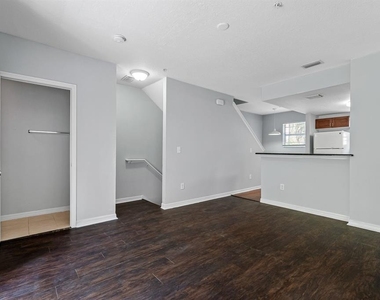 5721 Las Ventanas Drive - Photo Thumbnail 2