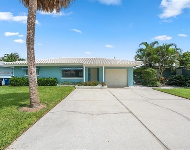 1019 Mandalay Avenue - Photo Thumbnail 1