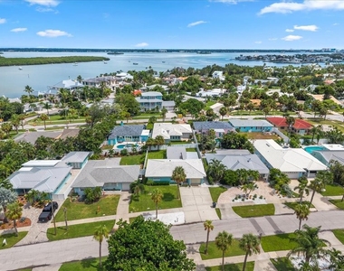 1019 Mandalay Avenue - Photo Thumbnail 50