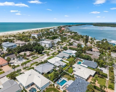 1019 Mandalay Avenue - Photo Thumbnail 53