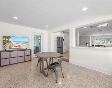 1019 Mandalay Avenue - Photo Thumbnail 26