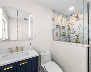 1019 Mandalay Avenue - Photo Thumbnail 27