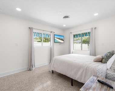 1019 Mandalay Avenue - Photo Thumbnail 20