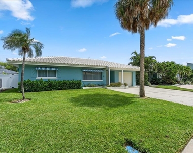 1019 Mandalay Avenue - Photo Thumbnail 3