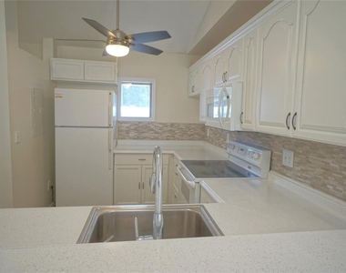 7802 Amberlea Court - Photo Thumbnail 19