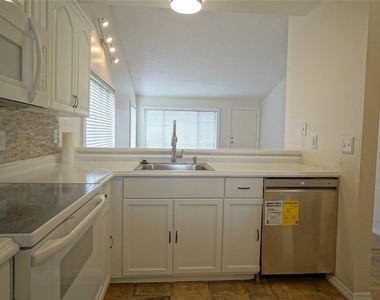 7802 Amberlea Court - Photo Thumbnail 7