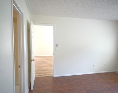 7802 Amberlea Court - Photo Thumbnail 24