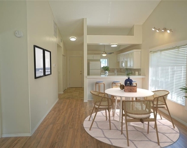 7802 Amberlea Court - Photo Thumbnail 4