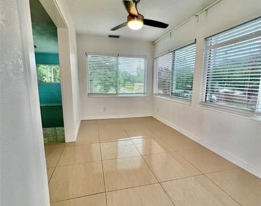 4801 S 14th Ave - Photo Thumbnail 3