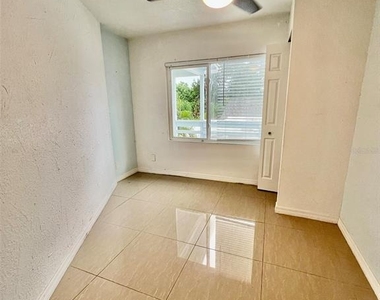 4801 S 14th Ave - Photo Thumbnail 5