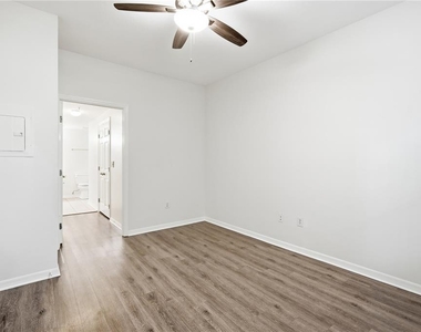 1910 E Palm Avenue - Photo Thumbnail 15