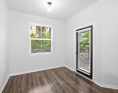 1910 E Palm Avenue - Photo Thumbnail 8