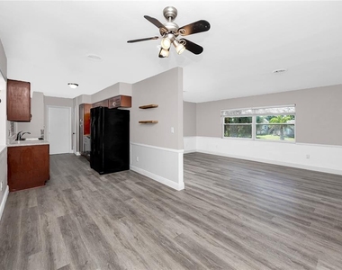 3747 Shady Bluffs Drive - Photo Thumbnail 10