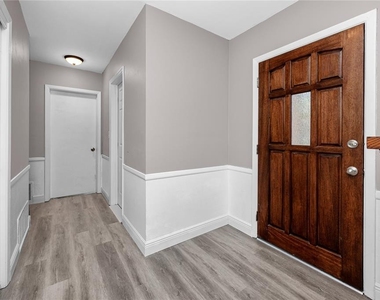 3747 Shady Bluffs Drive - Photo Thumbnail 7