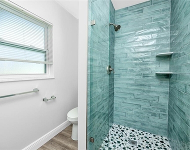 3747 Shady Bluffs Drive - Photo Thumbnail 23