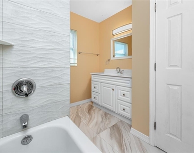 3747 Shady Bluffs Drive - Photo Thumbnail 27