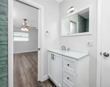 3747 Shady Bluffs Drive - Photo Thumbnail 24