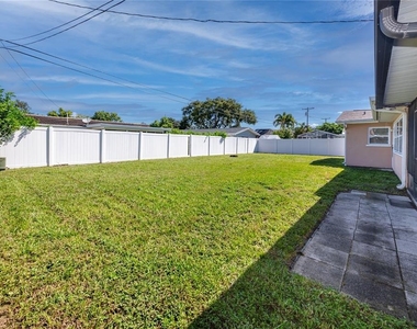 3747 Shady Bluffs Drive - Photo Thumbnail 33