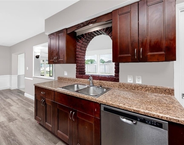 3747 Shady Bluffs Drive - Photo Thumbnail 15