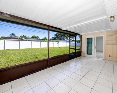 3747 Shady Bluffs Drive - Photo Thumbnail 20