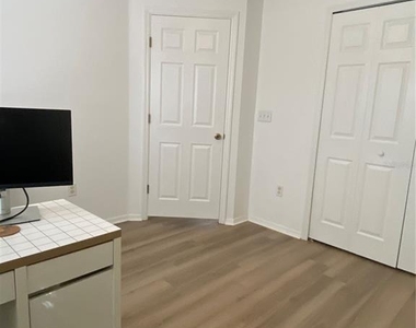 1529 Water Terrace Ln - Photo Thumbnail 16