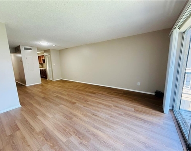 7525 Pitch Pine Circle - Photo Thumbnail 4
