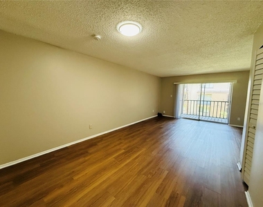 7525 Pitch Pine Circle - Photo Thumbnail 5
