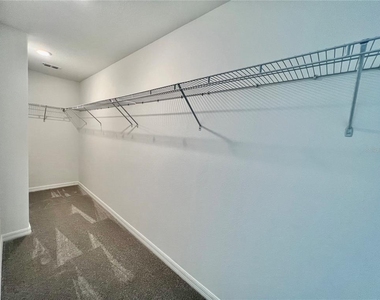 4704 Tuscan Loon Drive - Photo Thumbnail 17